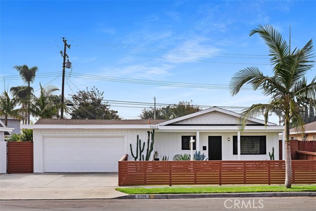 Detail Gallery Image 1 of 1 For 9602 Albacore Dr, Huntington Beach,  CA 92646 - 3 Beds | 2 Baths