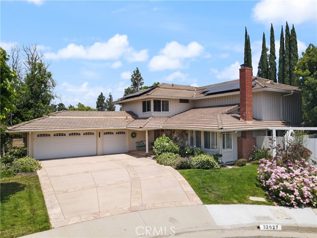 32027 Foxmoor Court photo 1