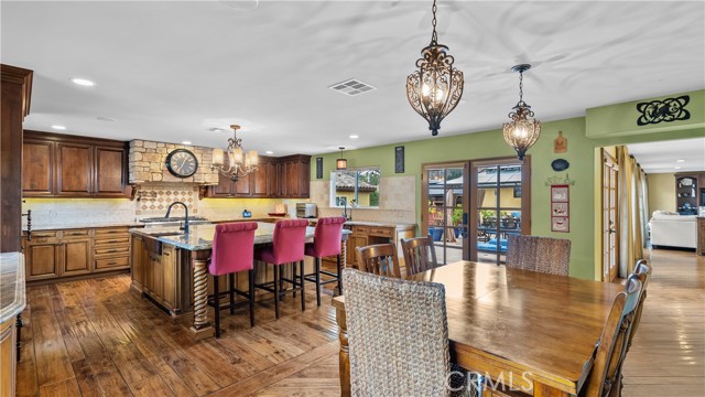 24604 Apple Street, Newhall CA: https://media.crmls.org/medias/5cc46819-8555-4e8c-b6b1-e68adea2c8ab.jpg
