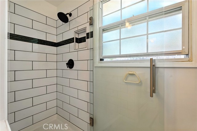804 Naples Street, Monrovia CA: https://media.crmls.org/medias/5cc4ab02-ba70-498a-a708-d9cd40fe5ff3.jpg