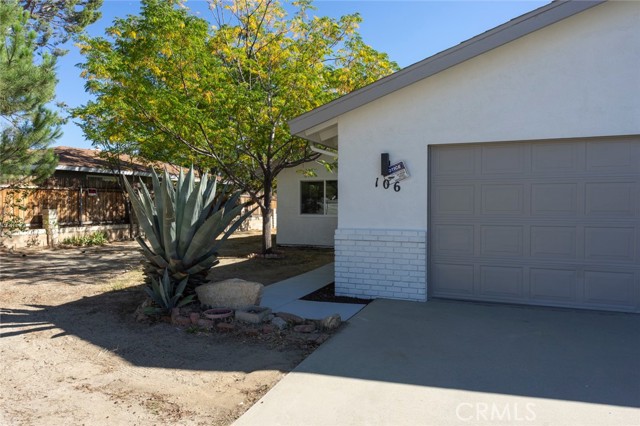 Detail Gallery Image 2 of 16 For 106 N Woodland, Banning,  CA 92220 - 3 Beds | 2 Baths