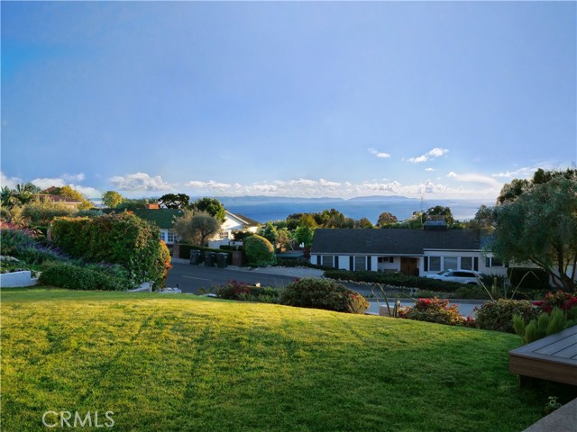 Detail Gallery Image 2 of 45 For 26 Oceanaire Dr, Rancho Palos Verdes,  CA 90275 - 5 Beds | 3/1 Baths