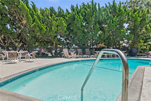 Detail Gallery Image 28 of 30 For 4745 La Villa Marina #J,  Marina Del Rey,  CA 90292 - 2 Beds | 2/1 Baths