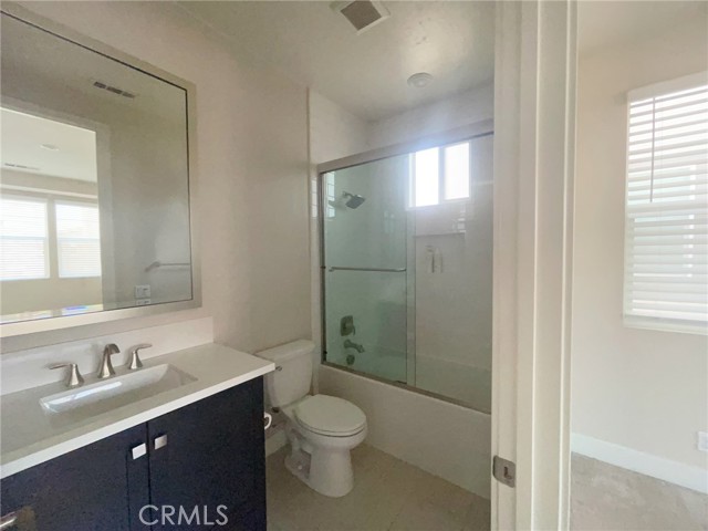 99 Swift, Irvine CA: https://media.crmls.org/medias/5cc60215-3db8-41f4-89d0-0ab9b4b4a79d.jpg