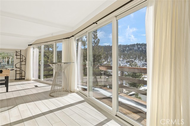 Detail Gallery Image 21 of 57 For 39005 Bayview Ln, Big Bear Lake,  CA 92315 - 4 Beds | 2/1 Baths