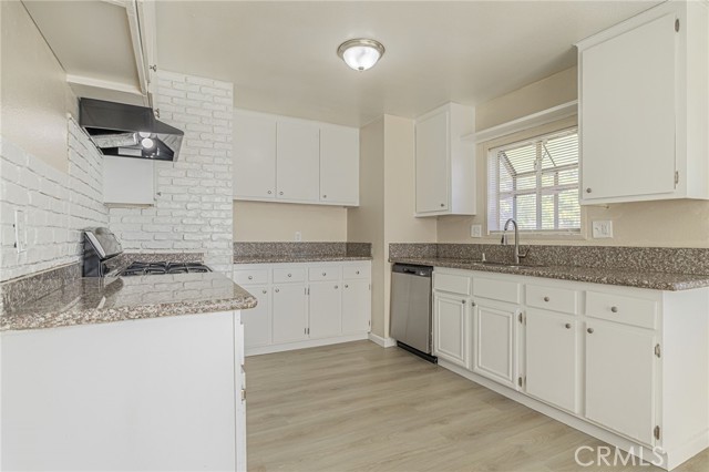 Detail Gallery Image 15 of 39 For 41136 174th, Lancaster,  CA 93535 - 4 Beds | 2 Baths