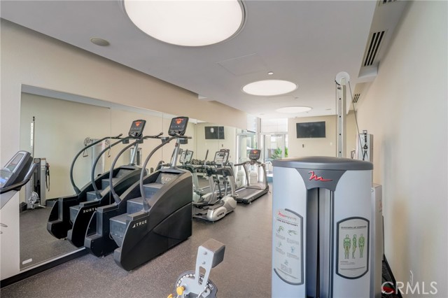 550 15th Street, San Diego, California 92101, 2 Bedrooms Bedrooms, ,1 BathroomBathrooms,Residential,For Sale,15th Street,CV24057344