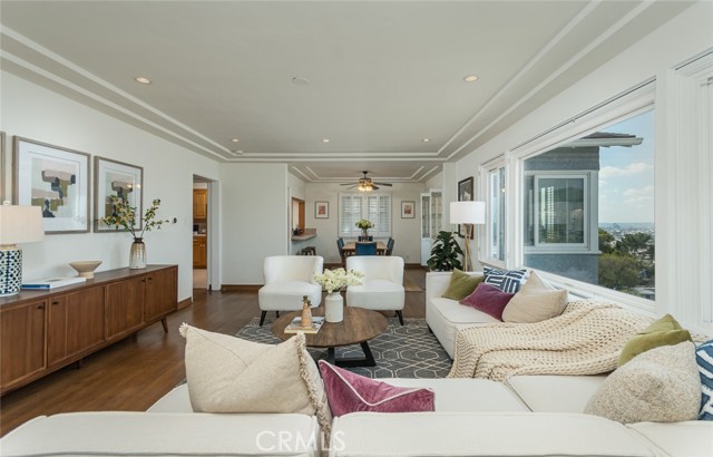 Detail Gallery Image 11 of 72 For 1827 Hollyvista Ave, Los Angeles,  CA 90027 - 3 Beds | 3/1 Baths