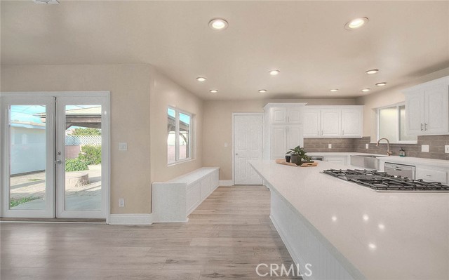Detail Gallery Image 15 of 43 For 2149 W Cris Ave, Anaheim,  CA 92804 - 4 Beds | 2 Baths