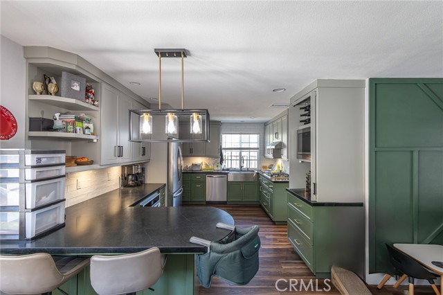 Detail Gallery Image 7 of 25 For 842 Granby, Simi Valley,  CA 93065 - 4 Beds | 2 Baths