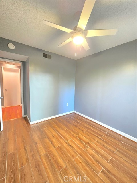 Detail Gallery Image 9 of 31 For 18645 Hatteras St #161,  Tarzana,  CA 91356 - 2 Beds | 1/1 Baths