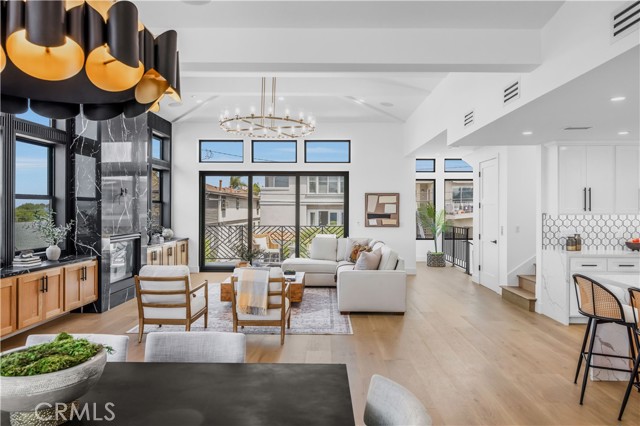924 17th St, Hermosa Beach CA: https://media.crmls.org/medias/5cc88fc4-0595-42c4-a156-ef234499ec02.jpg