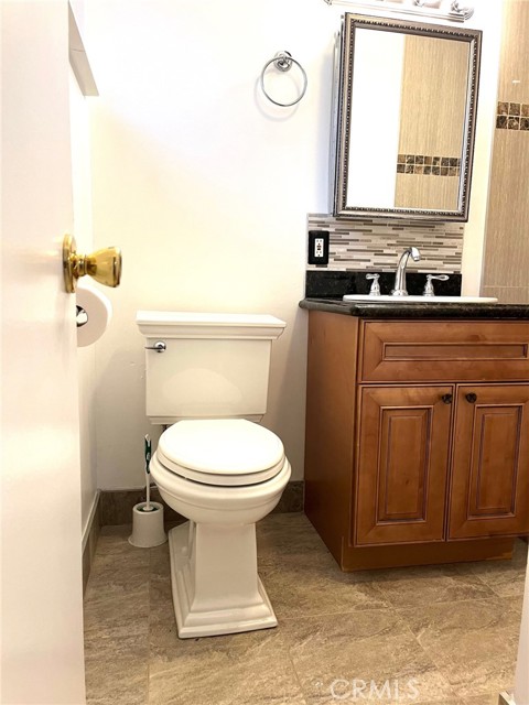 8049 Le Berthon Street, Sunland CA: https://media.crmls.org/medias/5cc89a7a-7dc3-4e0c-8c80-e98a25212bf7.jpg