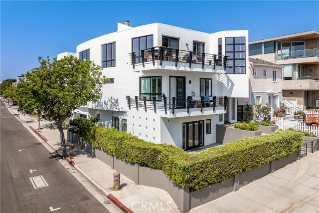 Detail Gallery Image 42 of 47 For 301 16th St, Manhattan Beach,  CA 90266 - 6 Beds | 7 Baths