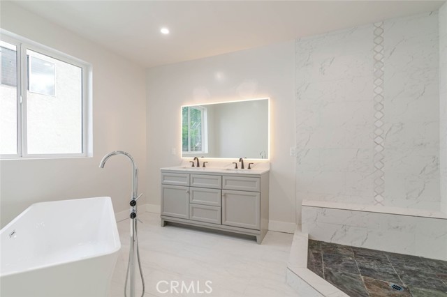 7416 Valaho Lane, Tujunga CA: https://media.crmls.org/medias/5cc9048c-5b73-4519-9529-6ce077927cb9.jpg