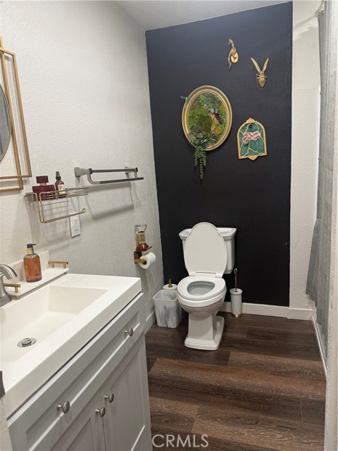 Detail Gallery Image 6 of 19 For 24305 Wabuska, Newhall,  CA 91321 - 6 Beds | 3 Baths