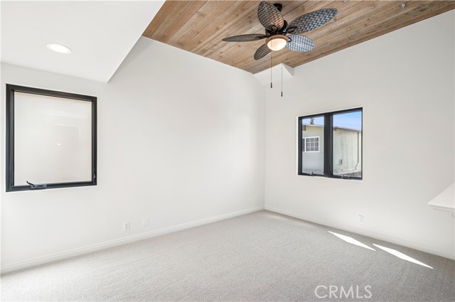 441 1/2 Goldenrod Avenue, Corona del Mar CA: https://media.crmls.org/medias/5cc99cfa-f95c-40b3-bf82-5476e8345d20.jpg