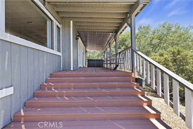 39325 Lodge Road, Fawnskin CA: https://media.crmls.org/medias/5cca8d87-cfa3-4fe4-82b0-5dd38426883e.jpg