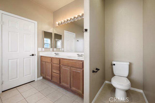 6834 Phoenix Court, Hesperia CA: https://media.crmls.org/medias/5ccabc28-dee7-43ca-9a49-07f4d370501e.jpg