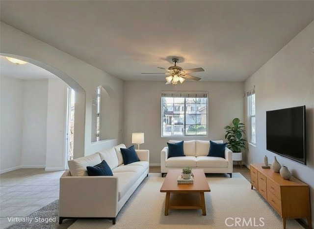 Detail Gallery Image 5 of 44 For 4361 W Artemisa, Fresno,  CA 93722 - 4 Beds | 2/1 Baths