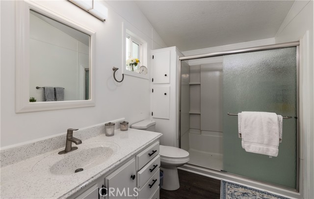 5001 W Florida Avenue, Hemet CA: https://media.crmls.org/medias/5ccada46-3037-4832-80a4-2043093fbffc.jpg