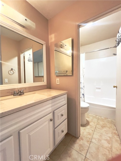 Detail Gallery Image 13 of 18 For 20127 Leadwell St #6,  Winnetka,  CA 91306 - 2 Beds | 2/1 Baths