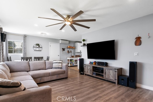 Detail Gallery Image 5 of 20 For 1711 Glenpark St, Pomona,  CA 91768 - 3 Beds | 1 Baths