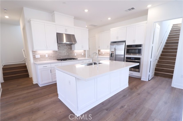 Detail Gallery Image 6 of 26 For 273 Shoveler, Irvine,  CA 92618 - 5 Beds | 4 Baths