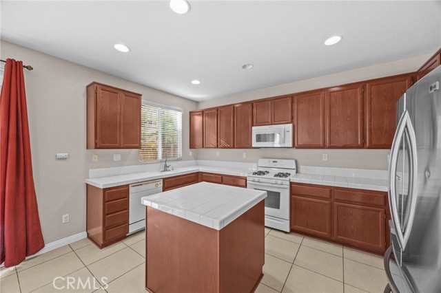 Detail Gallery Image 17 of 48 For 31010 Sedona St, Lake Elsinore,  CA 92530 - 4 Beds | 3 Baths