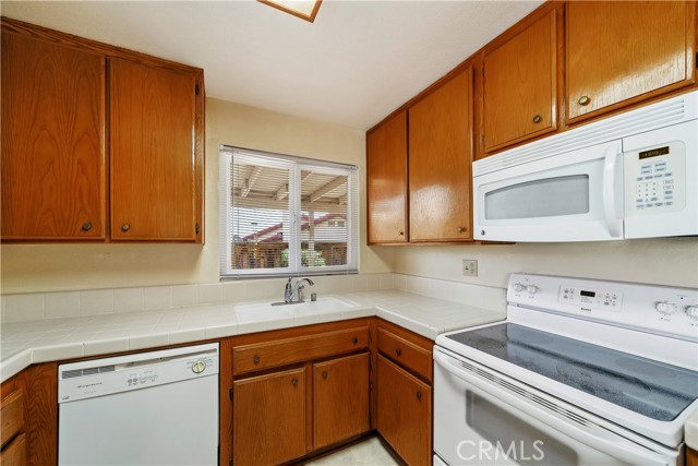 Detail Gallery Image 5 of 22 For 27066 Rangewood St, Menifee,  CA 92586 - 2 Beds | 2 Baths