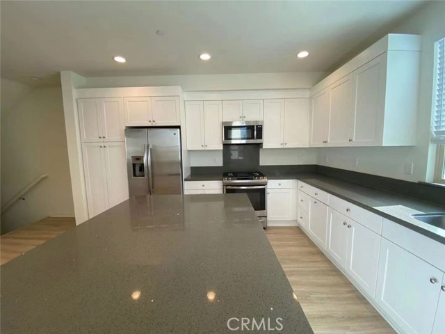 143 Frame, Irvine CA: https://media.crmls.org/medias/5ccc724d-f511-4d70-af72-4b083ac2bc3a.jpg