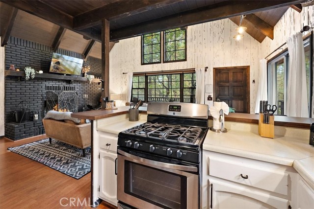 Detail Gallery Image 8 of 23 For 1160 W Alta Vista, Big Bear City,  CA 92314 - 2 Beds | 1 Baths