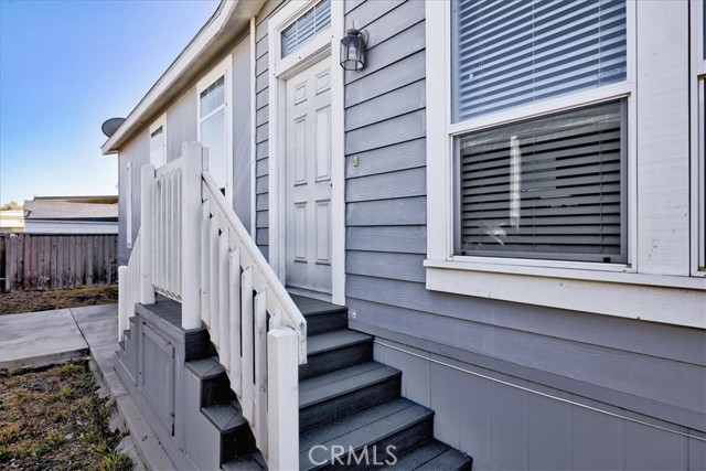 111 Madrid, Tustin CA: https://media.crmls.org/medias/5cccebcd-e20f-4a2b-8f11-9584281b2a55.jpg