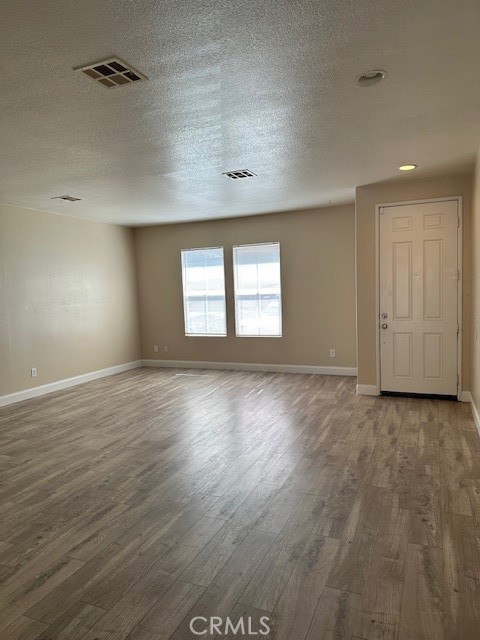 Detail Gallery Image 4 of 19 For 12364 Freeport, Victorville,  CA 92392 - 5 Beds | 3 Baths