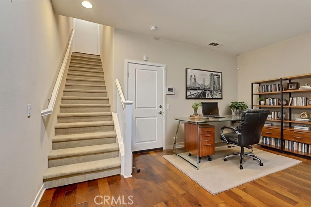 Detail Gallery Image 6 of 37 For 1568 W Artesia Square #E,  Gardena,  CA 90248 - 2 Beds | 2/1 Baths