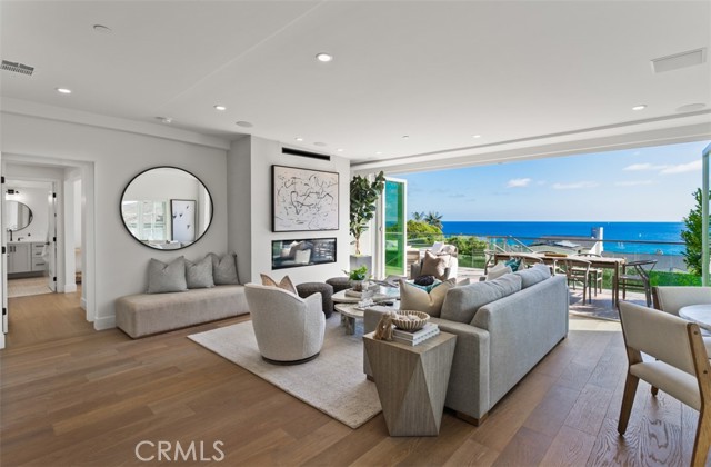 Detail Gallery Image 11 of 47 For 1373 N Coast Hwy, Laguna Beach,  CA 92651 - 3 Beds | 3/1 Baths