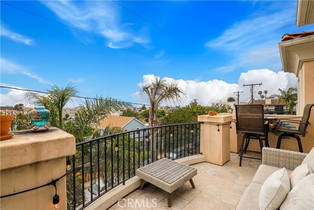 434 Ocean View Avenue, Hermosa Beach, California 90254, 3 Bedrooms Bedrooms, ,2 BathroomsBathrooms,Residential,Sold,Ocean View,PW23081941