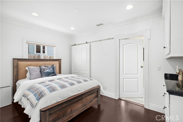 541 Thalia Street, Laguna Beach CA: https://media.crmls.org/medias/5ccf52ce-8a71-4291-b733-6faf58b0a282.jpg
