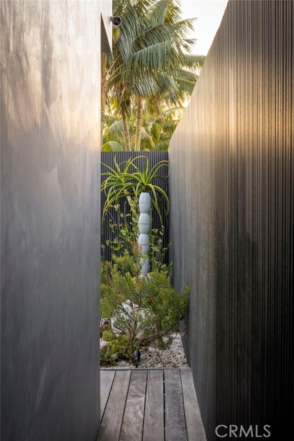 Detail Gallery Image 36 of 50 For 5473 E 4th, Long Beach,  CA 90814 - 3 Beds | 2/1 Baths