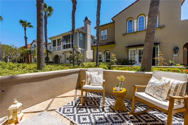 21270 Elda Cir, Huntington Beach CA: https://media.crmls.org/medias/5cd0c791-3d2d-494d-b820-41f58297eca5.jpg