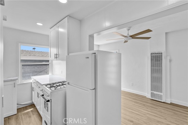 Detail Gallery Image 5 of 22 For 147 Avenida Rosa #B,  San Clemente,  CA 92672 - 1 Beds | 1 Baths