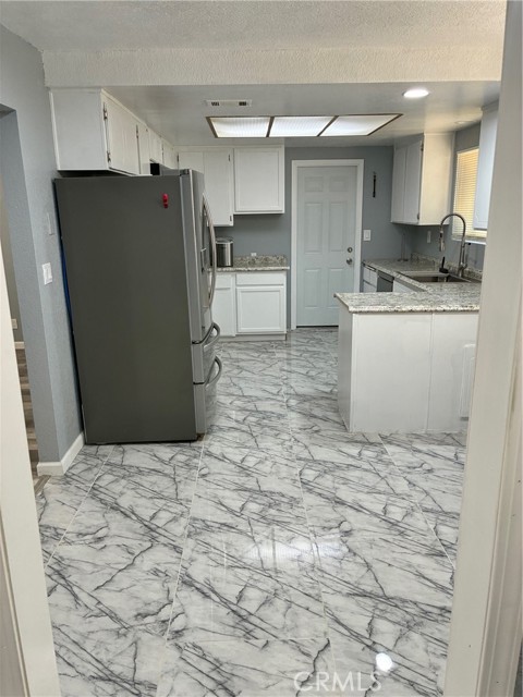 15400 Don Roberto Road, Victorville CA: https://media.crmls.org/medias/5cd22fe8-a62a-4373-ab2d-e1f8f14f9a64.jpg