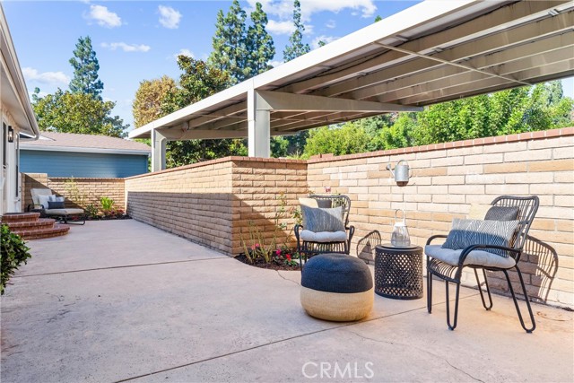 Detail Gallery Image 5 of 68 For 2544 Park Lake, Santa Ana,  CA 92705 - 2 Beds | 2 Baths