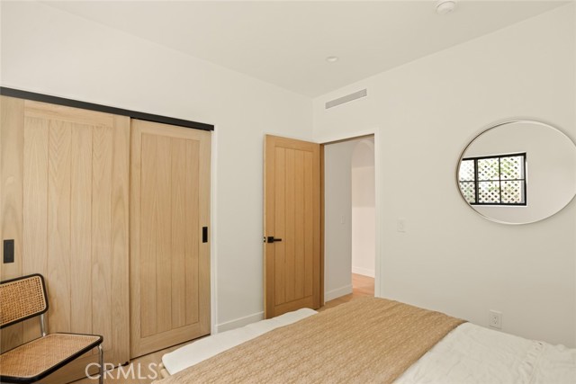 2334 Glover Place, Los Angeles CA: https://media.crmls.org/medias/5cd31763-bf26-412d-b221-e6d275faaed2.jpg