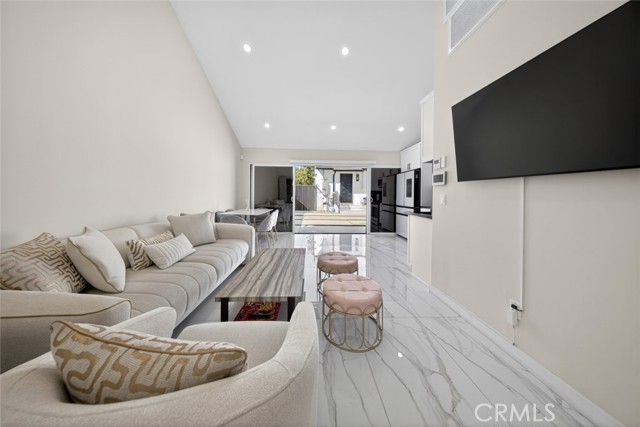 Detail Gallery Image 37 of 64 For 4926 Greenbush Ave, Sherman Oaks,  CA 91423 - 4 Beds | 3 Baths