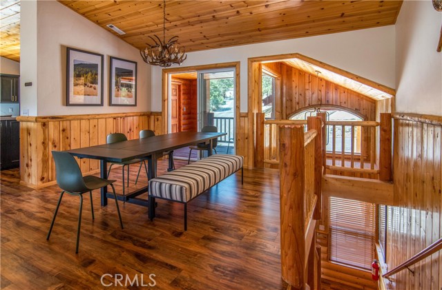 Detail Gallery Image 9 of 39 For 1002 White Mountain, Big Bear City,  CA 92314 - 4 Beds | 3/1 Baths