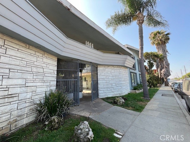 1904 Robertson Boulevard, Los Angeles, California 90034, ,Multi-Family,For Sale,Robertson,CV24193075