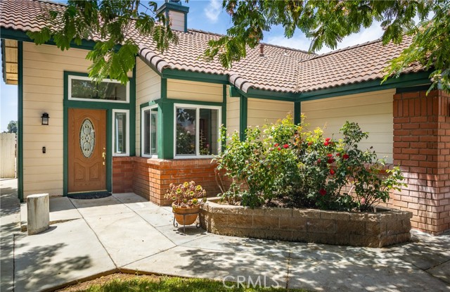 655 Shasta Way, Beaumont CA: https://media.crmls.org/medias/5cd49f9c-a539-4d8b-a539-745db400803a.jpg
