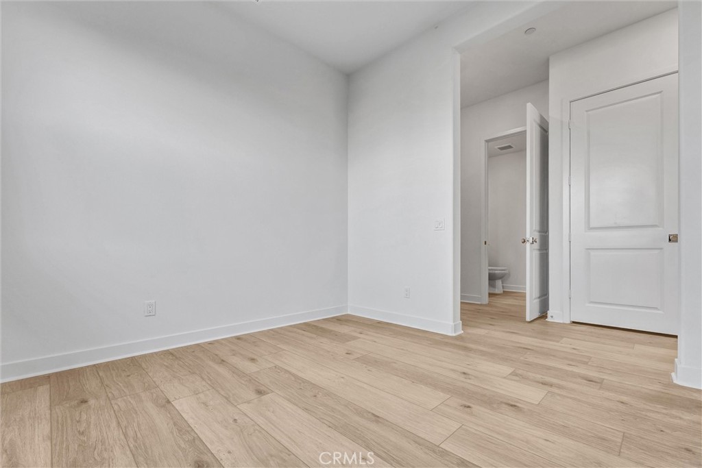https://media.crmls.org/medias/5cd4faf0-b19a-43ed-90f8-eca473b621d0.jpg?preset=X-Large