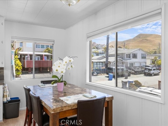 2770 Orville Avenue, Cayucos CA: https://media.crmls.org/medias/5cd57a4f-f107-49ac-a796-8bbded90c2bf.jpg